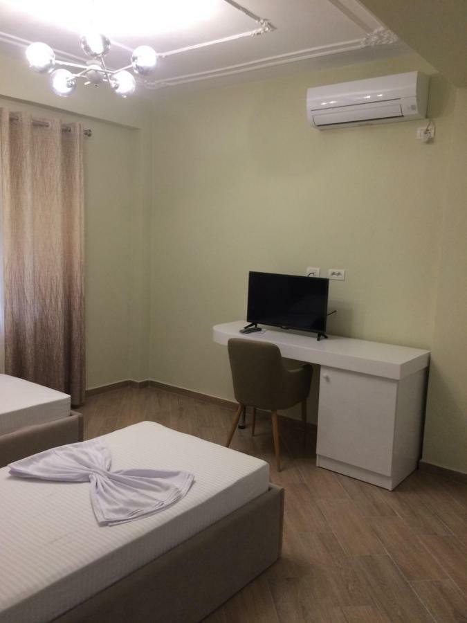 Merkaj Hotel Berat Eksteriør billede